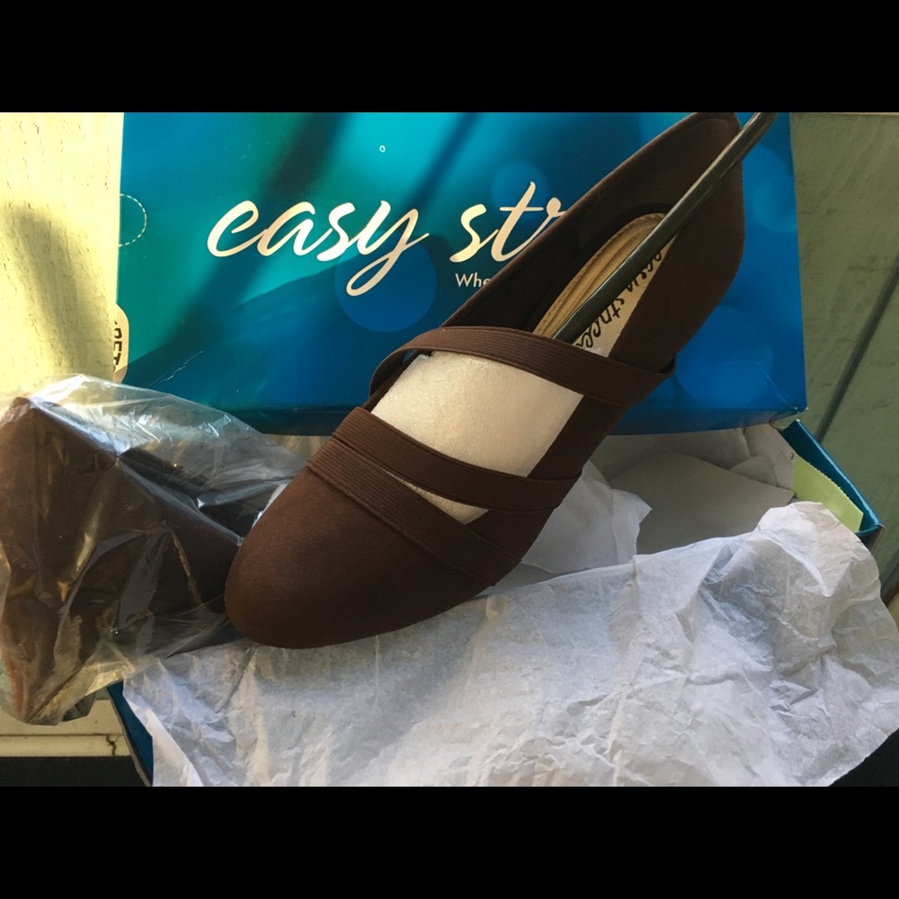 Shoes - Picture 3 of 5